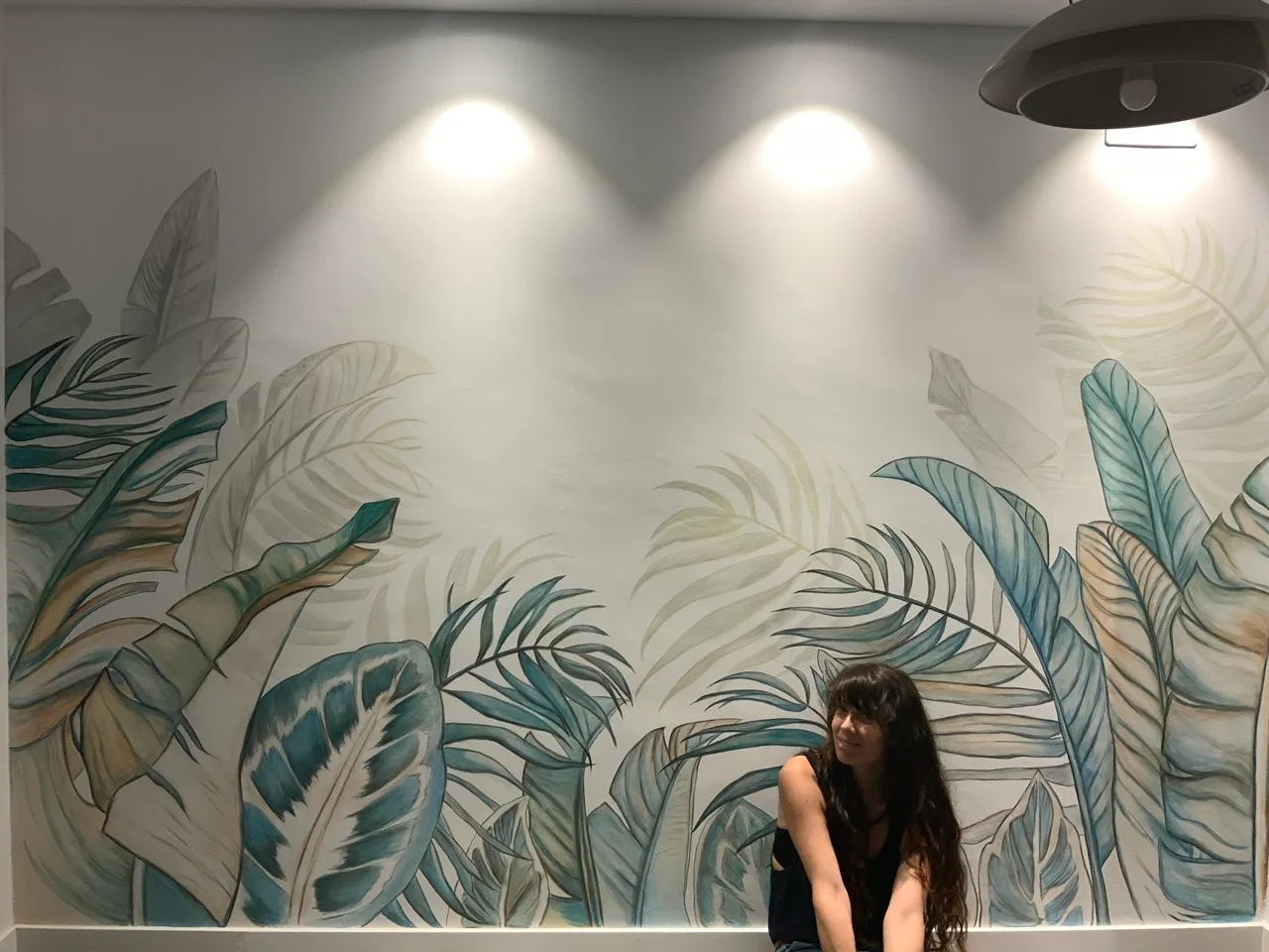 Mural artístico en pared decorativa