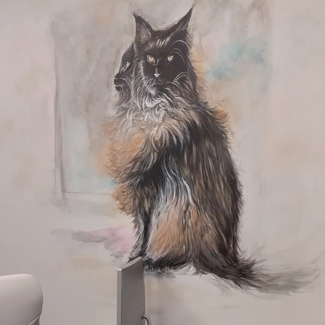 Mural de perros pintado a mano en clínica veterinaria